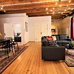 - Old Town Apartman *