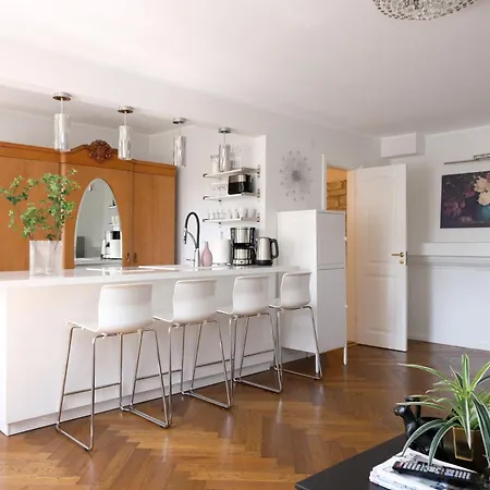 - Old Town Apartment *