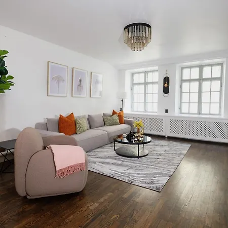 - Old Town Apartment *