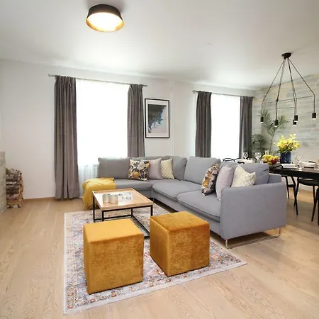 - Old Town Apartment *